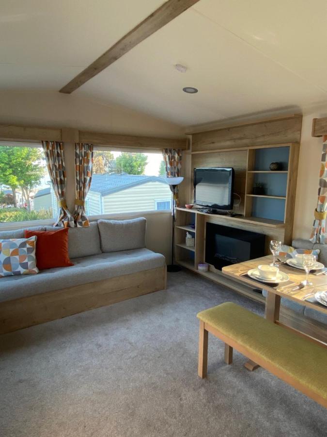 Juani Apartment Poole Exterior photo
